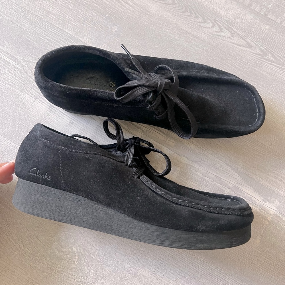 Black Clark’s Wallabees